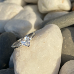 The crystal heart ring